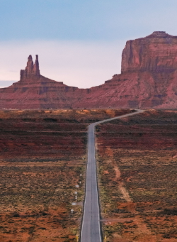 Road to Monument Valley